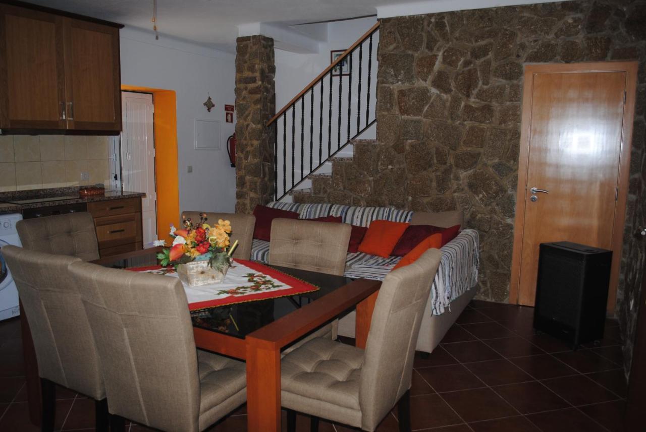 Villa Moradia Familia Escoto Monsanto Exterior foto