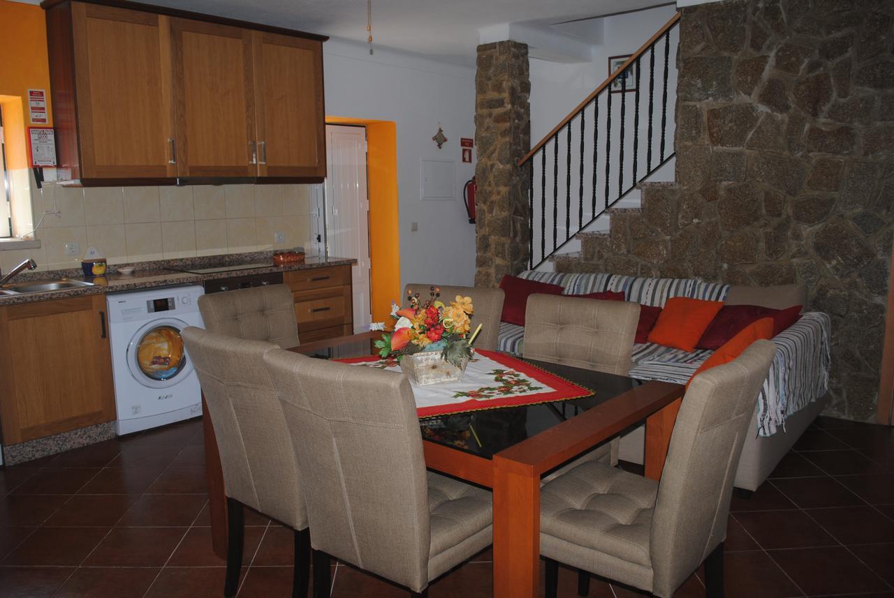 Villa Moradia Familia Escoto Monsanto Exterior foto